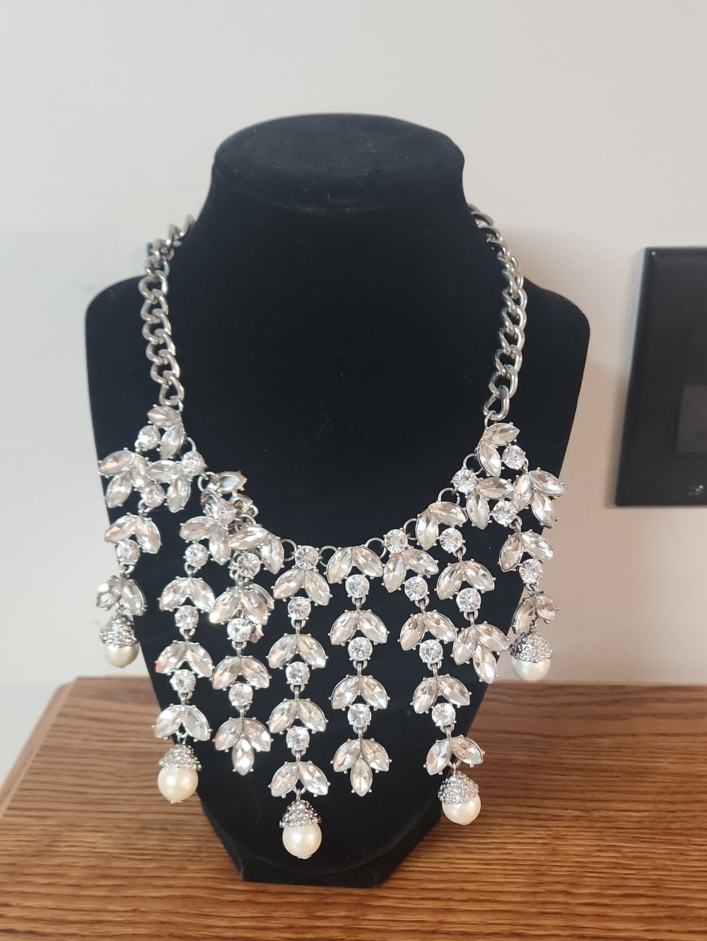 Gorgeous Clear Rhinestone Statement Necklace with Pearl Drops
